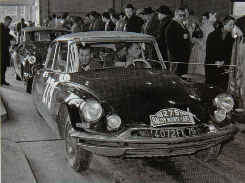 CITROËN DS berline 1963 RALLYE MONTE CARLO # 233 bleue au 1